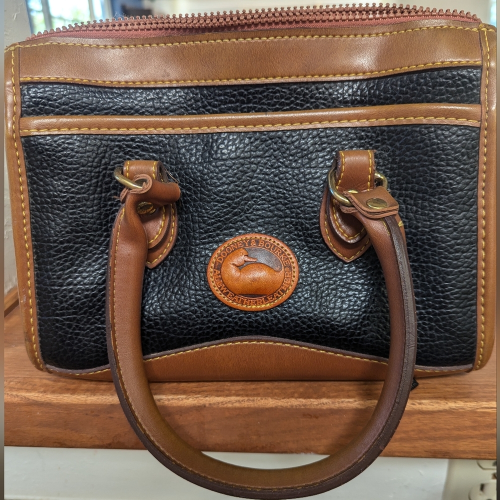 Dooney & Bourke Leather Crossbody Handbag Purse